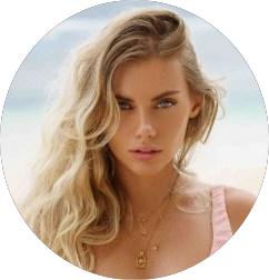 Model wearing XS
