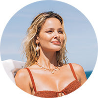 Model wearing XS