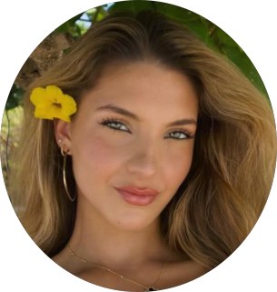 Model wearing XS