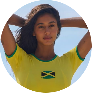Model wearing S
